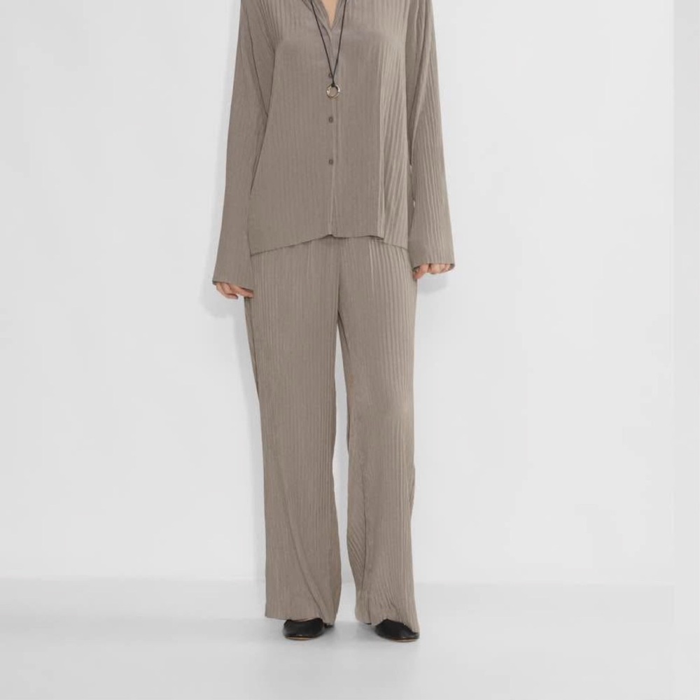 Aritzia Babaton Collector Shirt